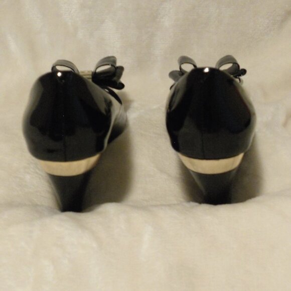Vince Camuto 6 1/2 Black Patent Leather Peep Toe Wedge Heels "Varro" - Picture 6 of 8